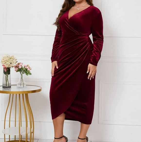 Burgundy Velvet Long Sleeve Cocktail Dress - Picture 1 of 4